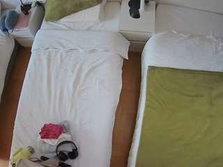 voyeurcam-julmodels-bed-5 Sex Cam Show