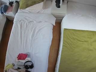 voyeurcam-julmodels-bed-5 Sex Cam Show
