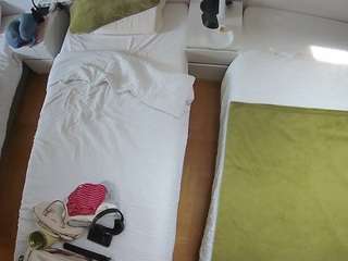 voyeurcam-julmodels-bed-5 Sex Cam Show