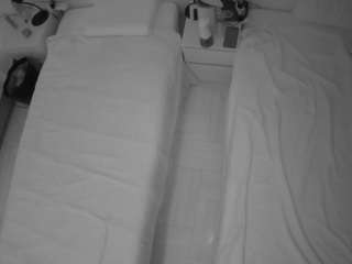 voyeurcam-julmodels-bed-5