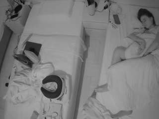 voyeurcam-julmodels-bed-5 Sex Cam Show