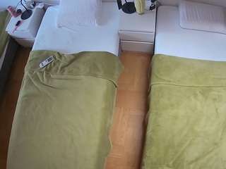 voyeurcam-julmodels-bed-5