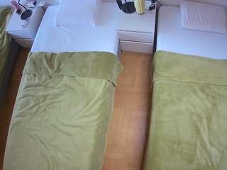 voyeurcam-julmodels-bed-5 Sex Cam Show