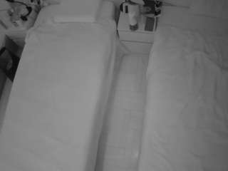 voyeurcam-julmodels-bed-5