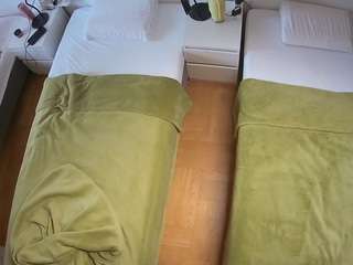 voyeurcam-julmodels-bed-5