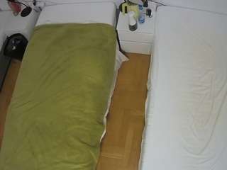 voyeurcam-julmodels-bed-5