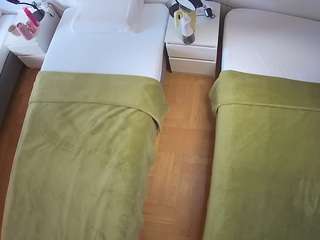 voyeurcam-julmodels-bed-5