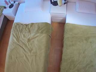 voyeurcam-julmodels-bed-5