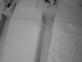 voyeurcam-julmodels-bed-5
