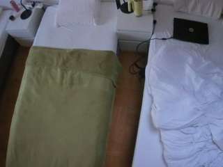 voyeurcam-julmodels-bed-5