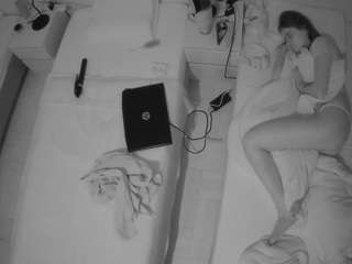voyeurcam-julmodels-bed-5
