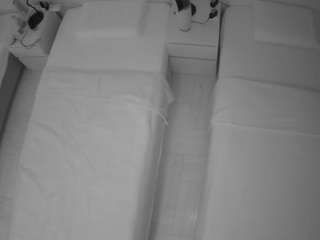 voyeurcam-julmodels-bed-5