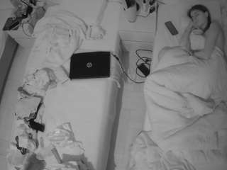voyeurcam-julmodels-bed-5