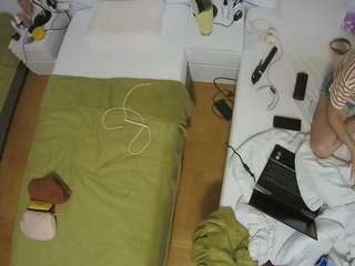 voyeurcam-julmodels-bed-5