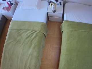 voyeurcam-julmodels-bed-5