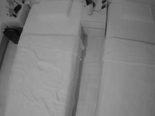 voyeurcam-julmodels-bed-5