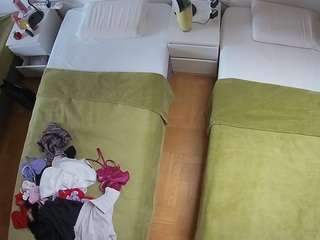 voyeurcam-julmodels-bed-5