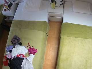 voyeurcam-julmodels-bed-5