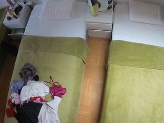 voyeurcam-julmodels-bed-5