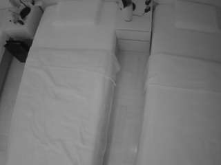 voyeurcam-julmodels-bed-5