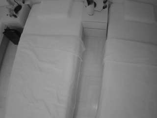 voyeurcam-julmodels-bed-5