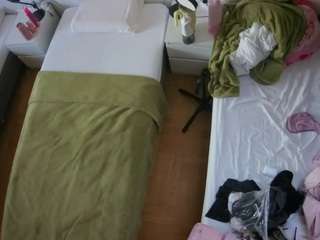 voyeurcam-julmodels-bed-5