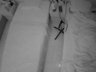 voyeurcam-julmodels-bed-5