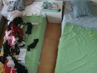 Julmodels Bedroom-D5's Live Sex Cam Show