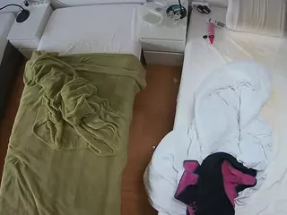 Julmodels Bedroom-D5's Live Sex Cam Show