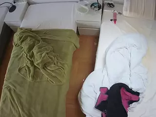 Julmodels Bedroom-D5's Live Sex Cam Show