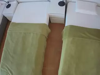 Julmodels Bedroom-D5's Live Sex Cam Show