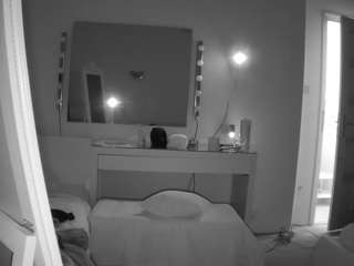 voyeurcam-julmodels-reallife-1
