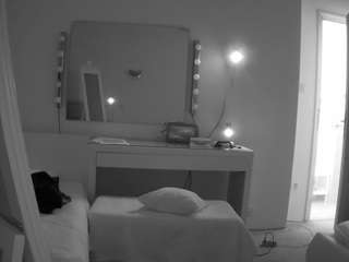 This model is live right now. voyeurcam-julmodels-reallife-1