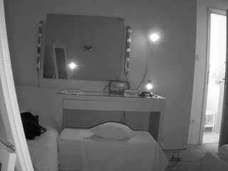 voyeurcam-julmodels-reallife-1