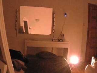 Acest model este live acum. voyeurcam-julmodels-reallife-1
