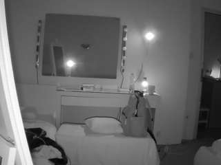 voyeurcam-julmodels-reallife-1