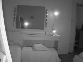 voyeurcam-julmodels-reallife-1