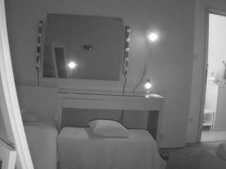 voyeurcam-julmodels-reallife-1