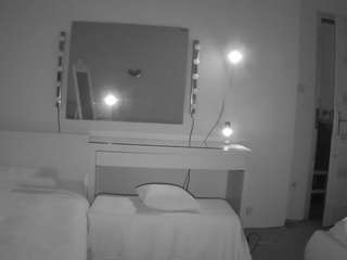 voyeurcam-julmodels-reallife-1