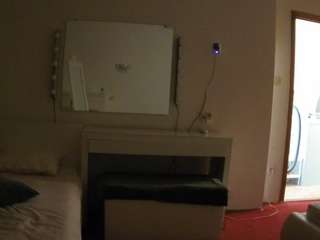 voyeurcam-julmodels-reallife-1