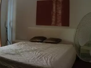 Julmodels Bedroom-E1's Live Sex Cam Show