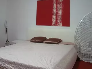 Julmodels Bedroom-E1's Live Sex Cam Show