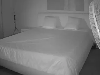 Julmodels Bedroom-E1's Live Sex Cam Show