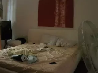 Julmodels Bedroom-E1's Live Sex Cam Show