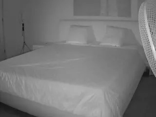 Julmodels Bedroom-E1's Live Sex Cam Show