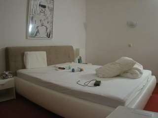 voyeurcam-julmodels-reallife-2