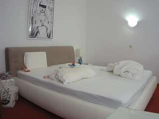 voyeurcam-julmodels-reallife-2