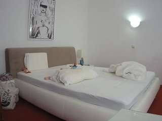 voyeurcam-julmodels-reallife-2