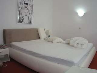 voyeurcam-julmodels-reallife-2