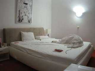voyeurcam-julmodels-reallife-2